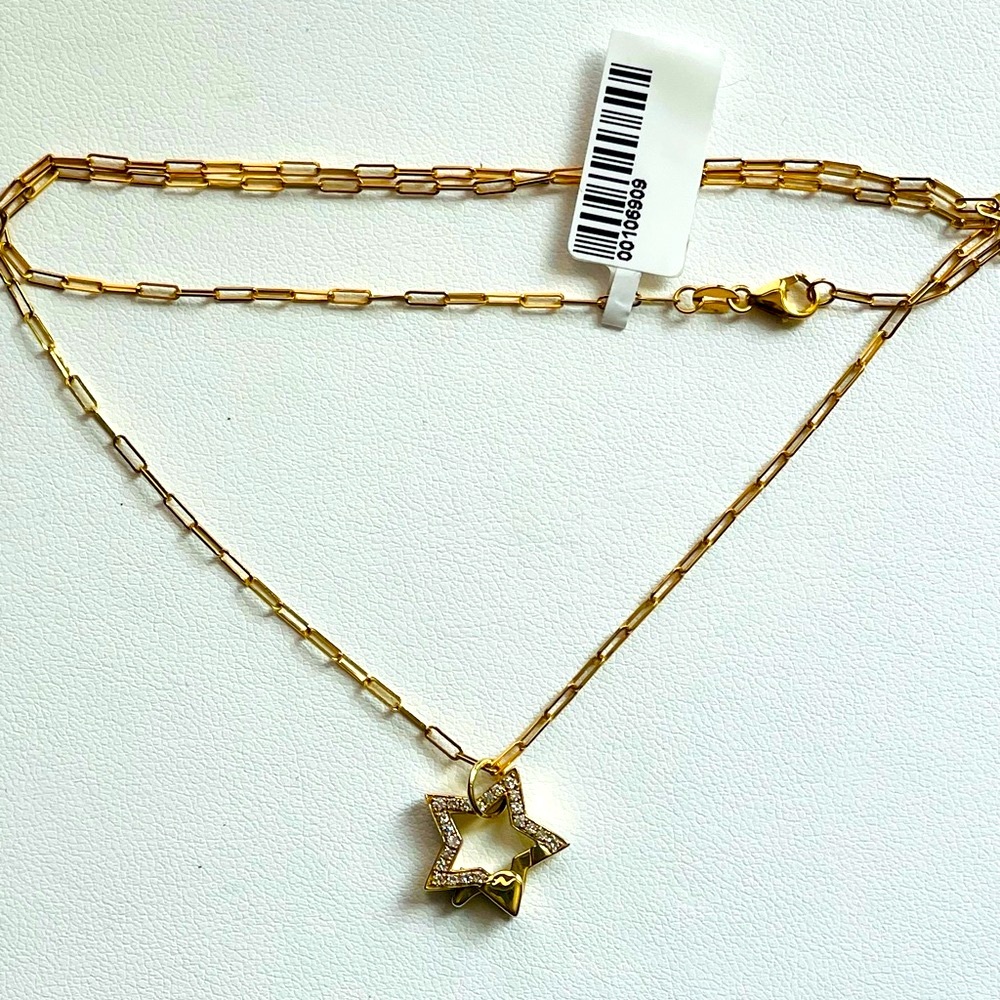 Gold Star Pendant Necklace